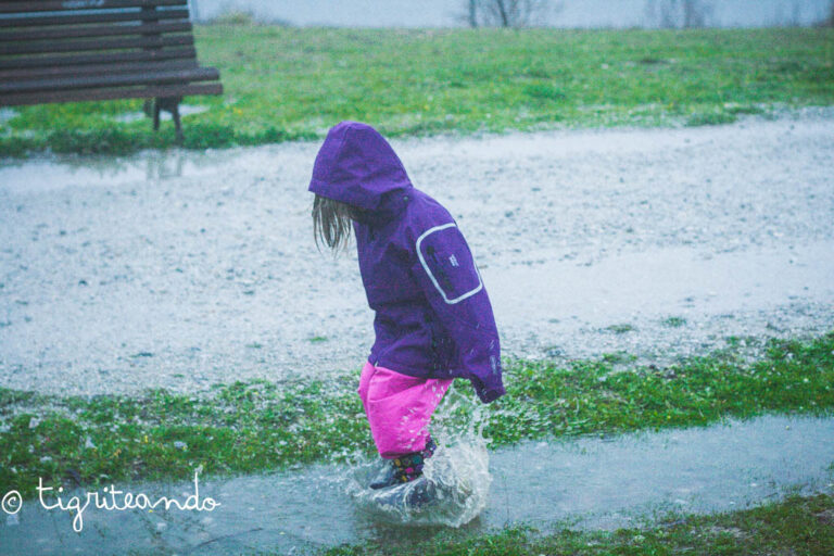 actividades bajo la lluvia en la naturaleza