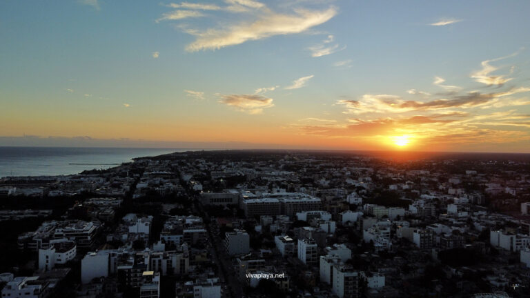 Qué efecto tiene la presión atmosférica en Playa del Carmen 14 atardecer en playa del carmen con nubes