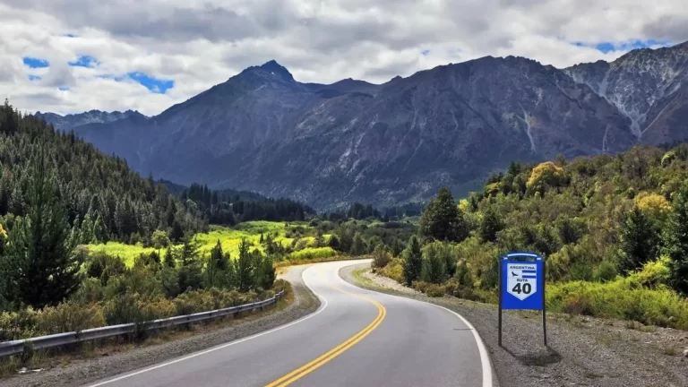 Cómo alquilar un auto en El Bolsón para recorrer la zona 8 Cómo alquilar un auto en El Bolsón para recorrer la zona