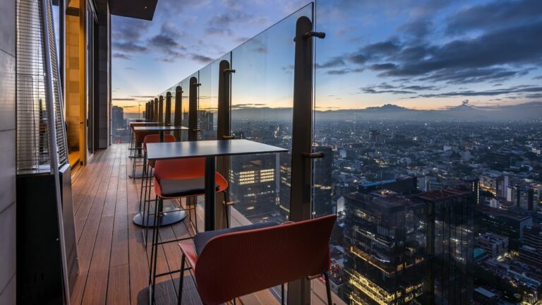 Qué servicios y comodidades ofrecen los balcones al Nahuel II 2 balcones con vistas panoramicas en ciudad