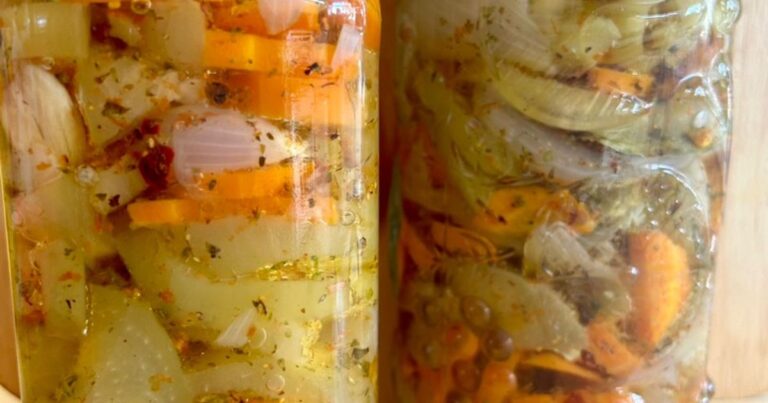 Cómo preparar berenjenas en escabeche con cebolla y zanahoria 20 berenjenas en escabeche con cebolla y zanahoria