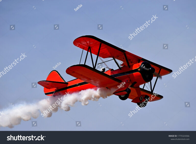 Qué papel jugó el Barón Rojo en la Primera Guerra Mundial 11 caza biplano rojo en el cielo