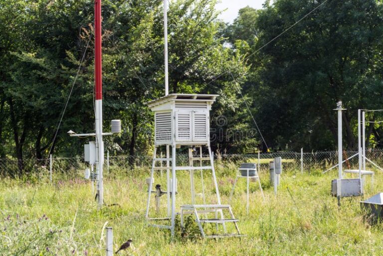 Qué es una estación meteorológica y cómo funciona en Campo Pesce 14 estacion meteorologica en paisaje natural 1