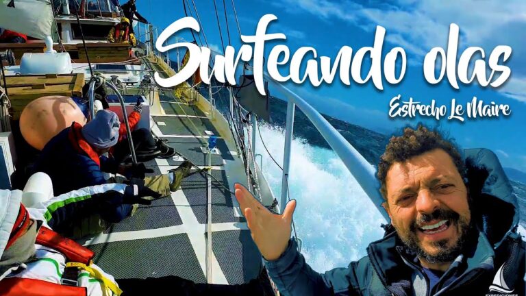 estrecho de le maire con barco navegando