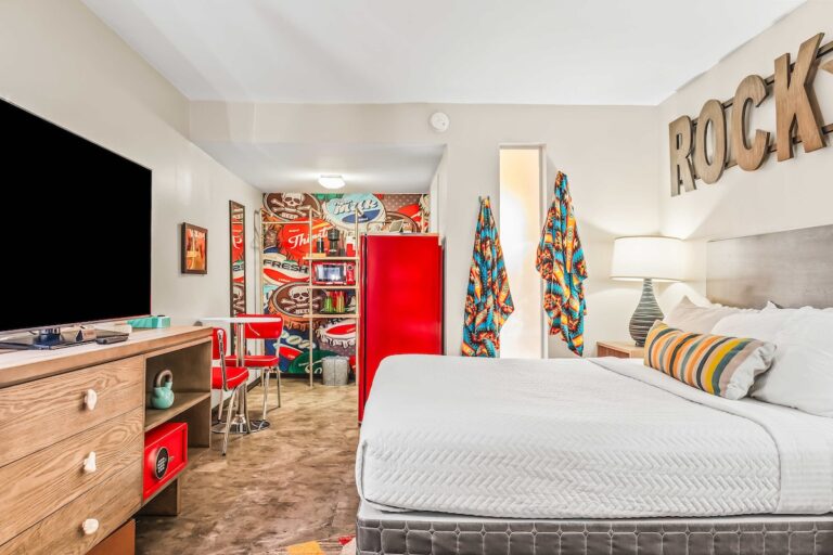 Qué servicios ofrece el Motel Aca ubicado en Cipolletti, Río Negro