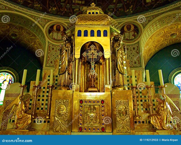 Dónde se encuentra la Capilla Vieja y qué ofrece su museo de arte religioso 6 Dónde se encuentra la Capilla Vieja y qué ofrece su museo de arte religioso