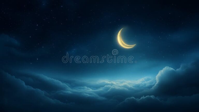 La luna sonriente indica el inicio del cuarto creciente 19 luna creciente iluminando un cielo estrellado