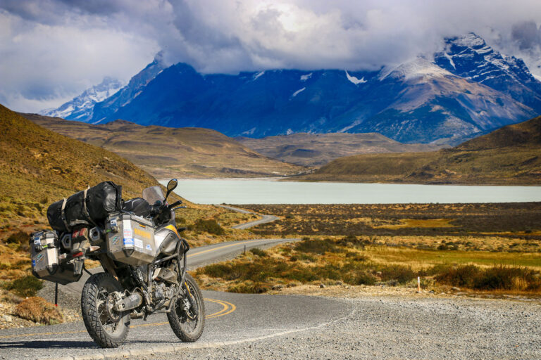 Se Puede Traer una Moto Desde Chile a Argentina y Cómo Hacerlo 16 moto en un paisaje chileno con montana
