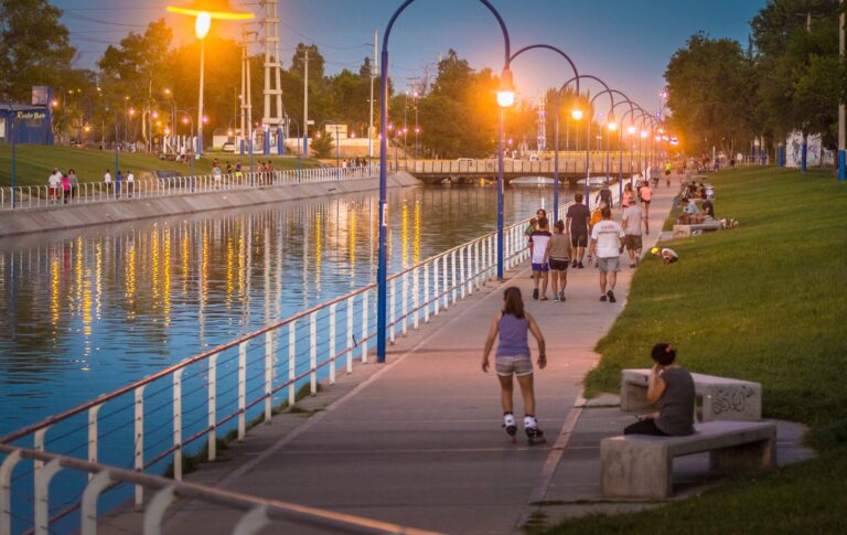 Qué atractivos turísticos ofrece General Roca en Buenos Aires