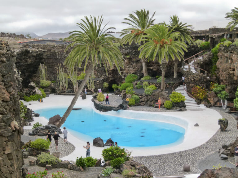 Qué Actividades Puedo Hacer en Los Jameos Playa, Lanzarote