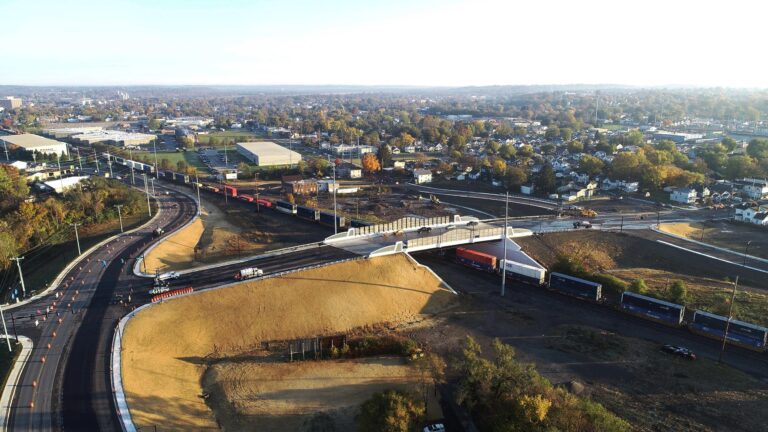 Cómo son los pasos a nivel asfaltados en Chile 6 Cómo son los pasos a nivel asfaltados en Chile