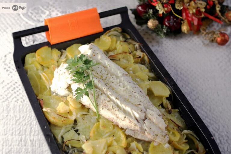 Cómo se prepara pescado al horno de manera fácil y deliciosa 26 pescado fresco cocinandose en horno