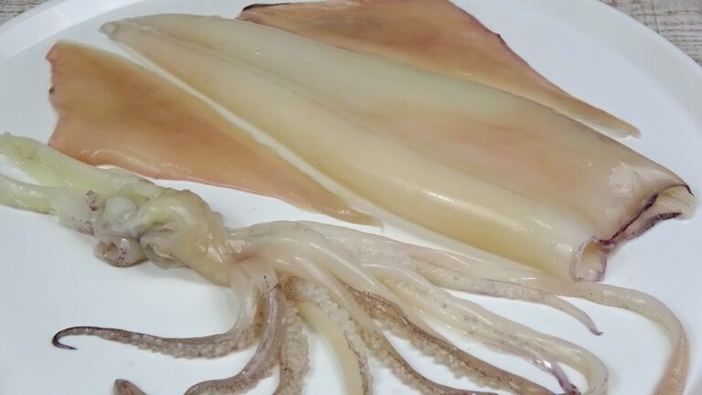 Cómo se pelan los calamares para hacer rabas deliciosas