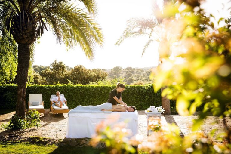 relax en un spa rodeado de naturaleza