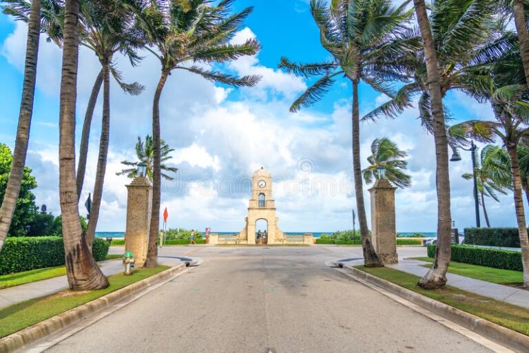 reloj con palmeras en key west