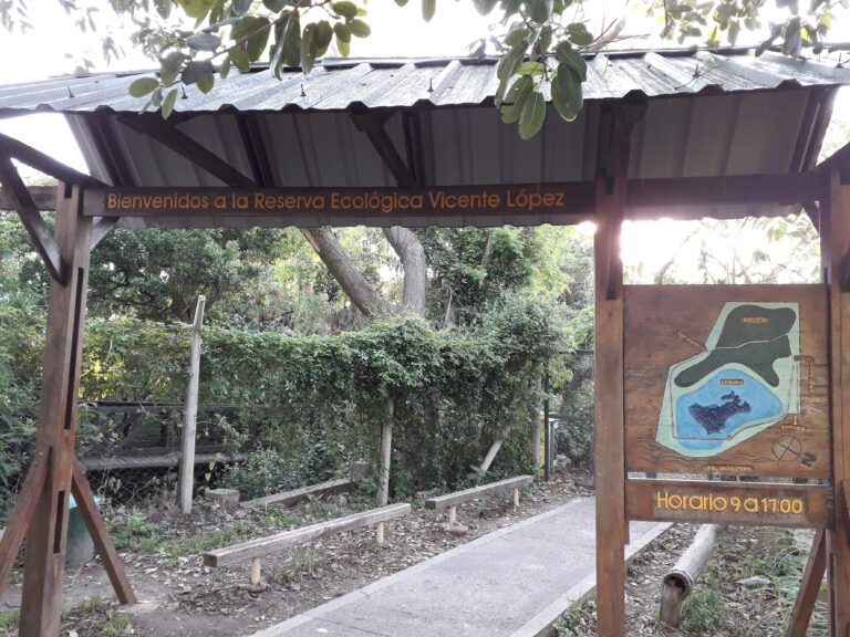 rio vicente lopez rodeado de naturaleza
