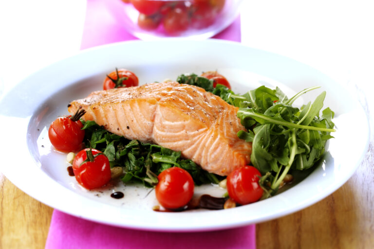 salmon blanco y rosado en un plato