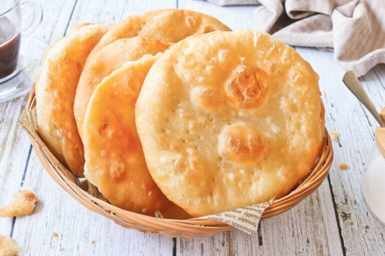 tortas fritas crujientes y doradas
