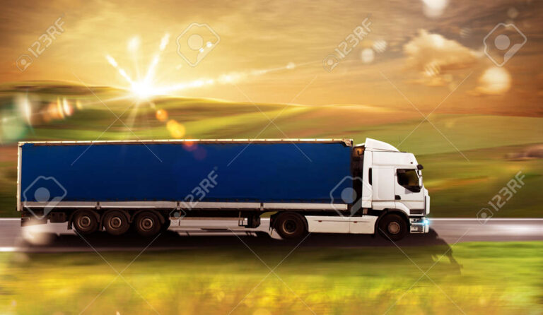 transporte de carga en paisajes naturales