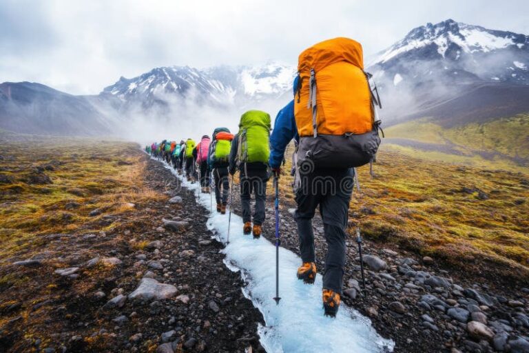Qué necesitas saber sobre el trekking al cerro Fitz Roy 15 trekking en paisaje montanoso impresionante
