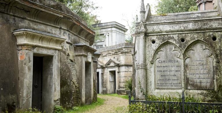 Qué información necesitas sobre el cementerio municipal Sara Braun 12 tumbas antiguas en cementerio historico