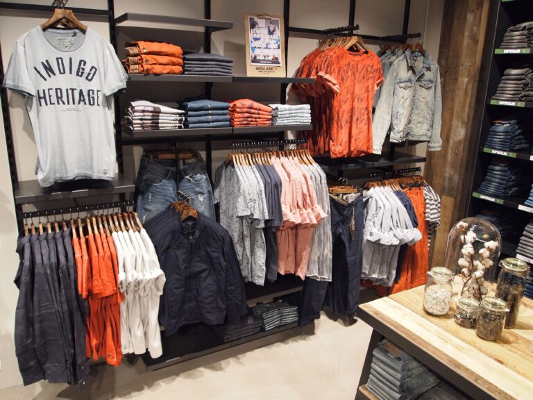 Dónde comprar remeras de manga larga con cuello para hombre y mujer