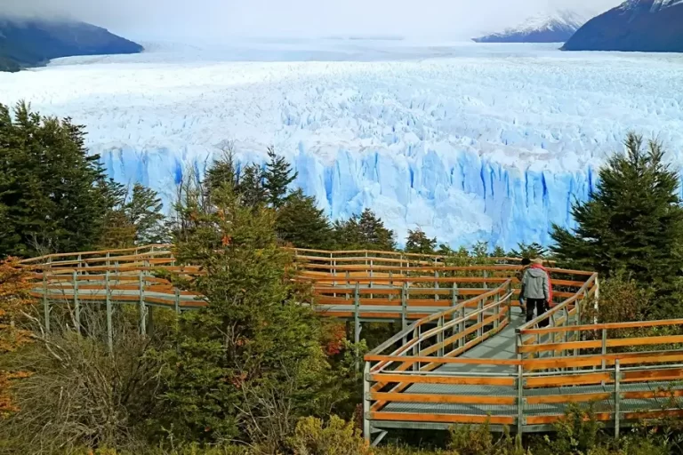 Qué servicios ofrece Santa Monica Aparts en Calafate 13 vista del paisaje en calafate argentina