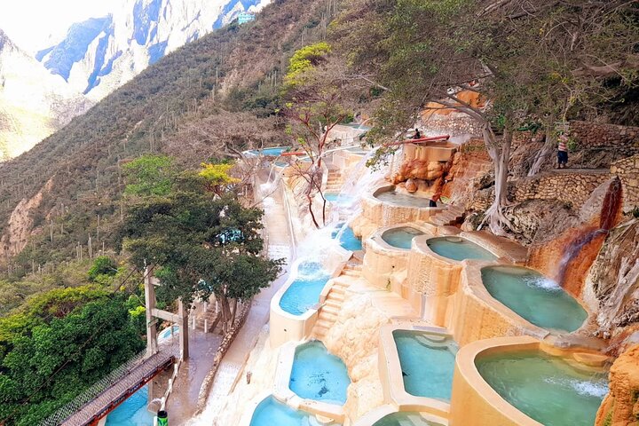Qué servicios ofrece Apart Spa Marinas del Golfo en Las Grutas 21 vista panoramica de las grutas y spa