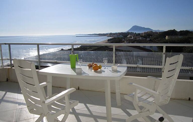 vista panoramica de un apartamento en la playa