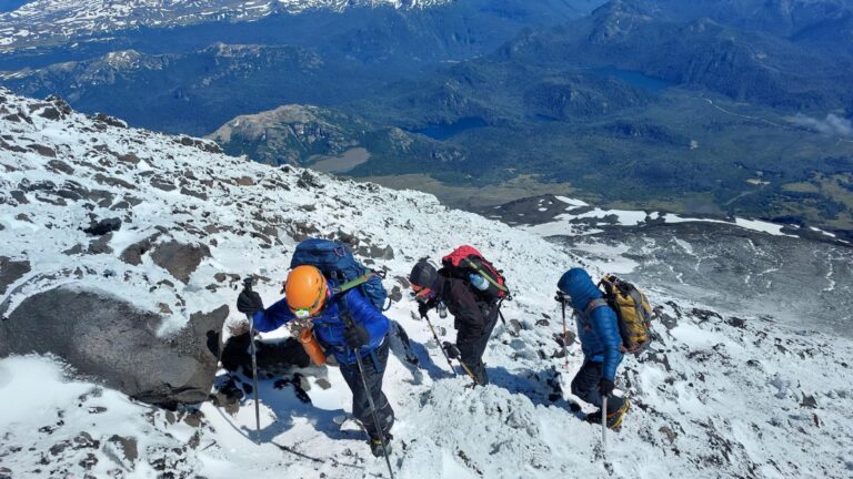 volcan lanin en actividad impresionante