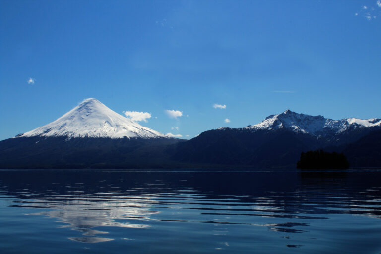 Qué saber sobre el volcán Osorno en Chile y su actividad actual 14 volcan osorno con paisaje chileno